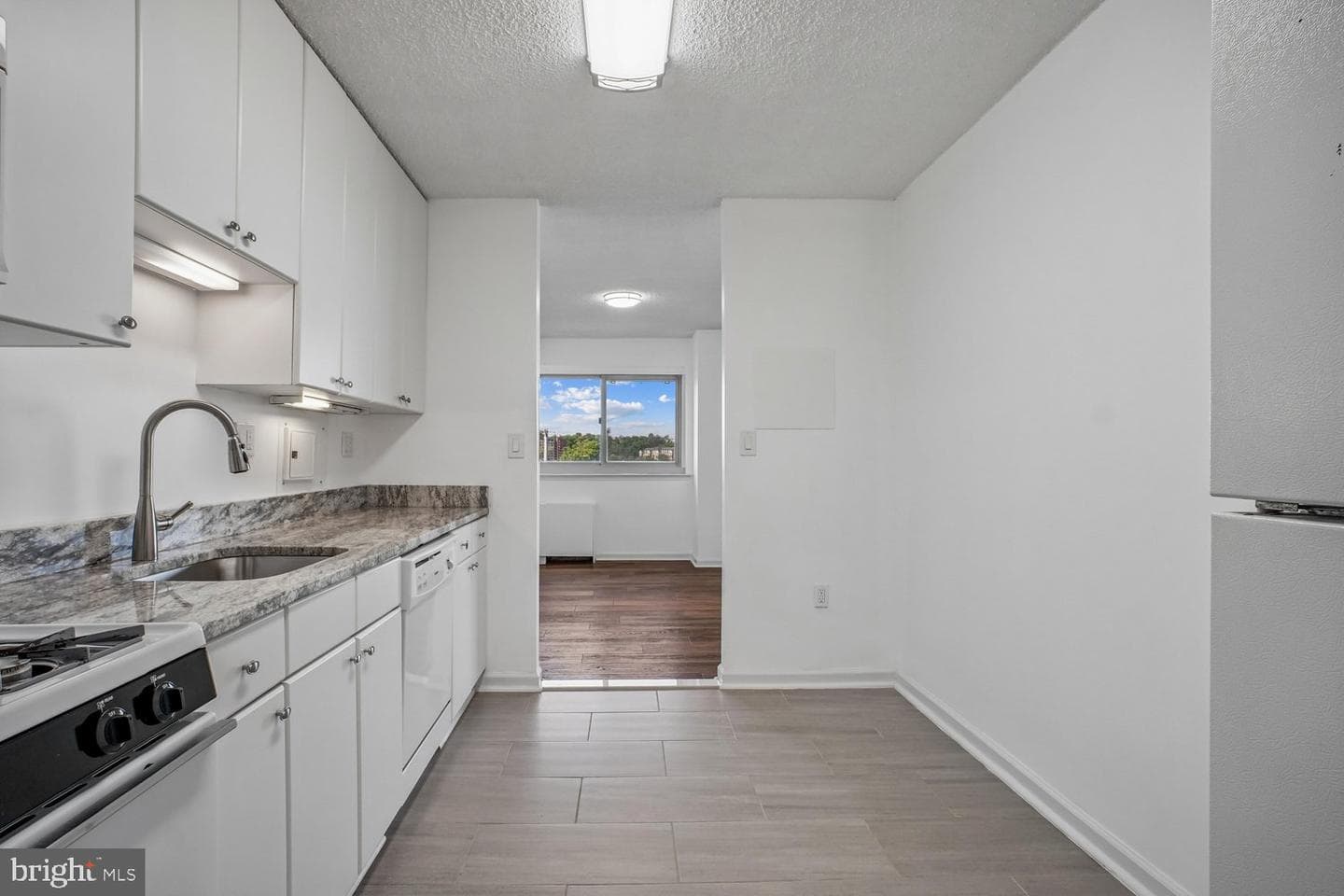 1225 Martha Custis Drive #811 photo 17