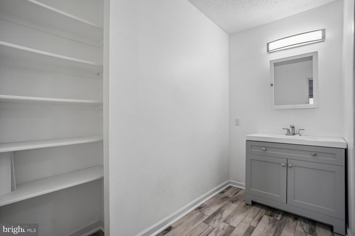 1225 Martha Custis Drive #811 photo 21