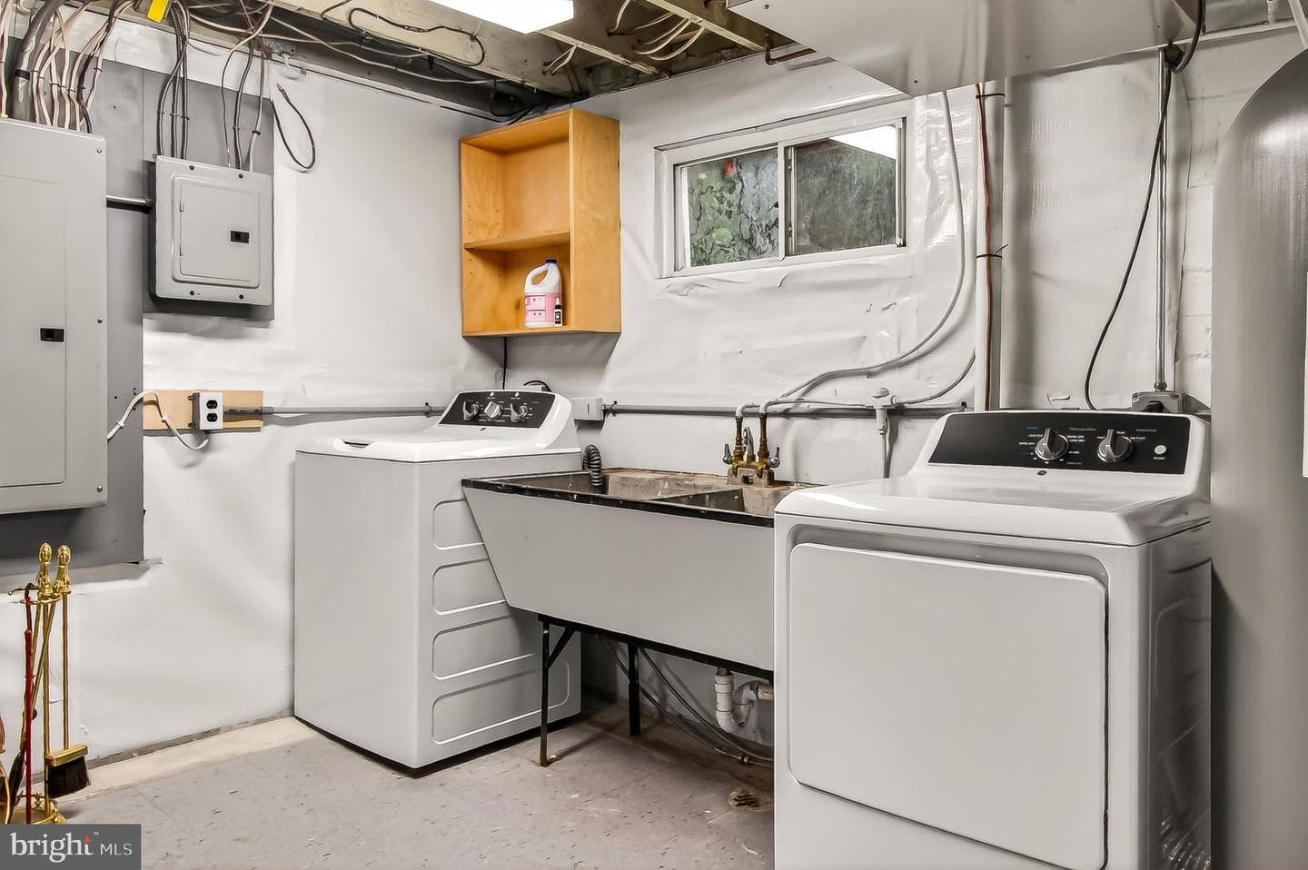 809 Enderby Drive photo 49