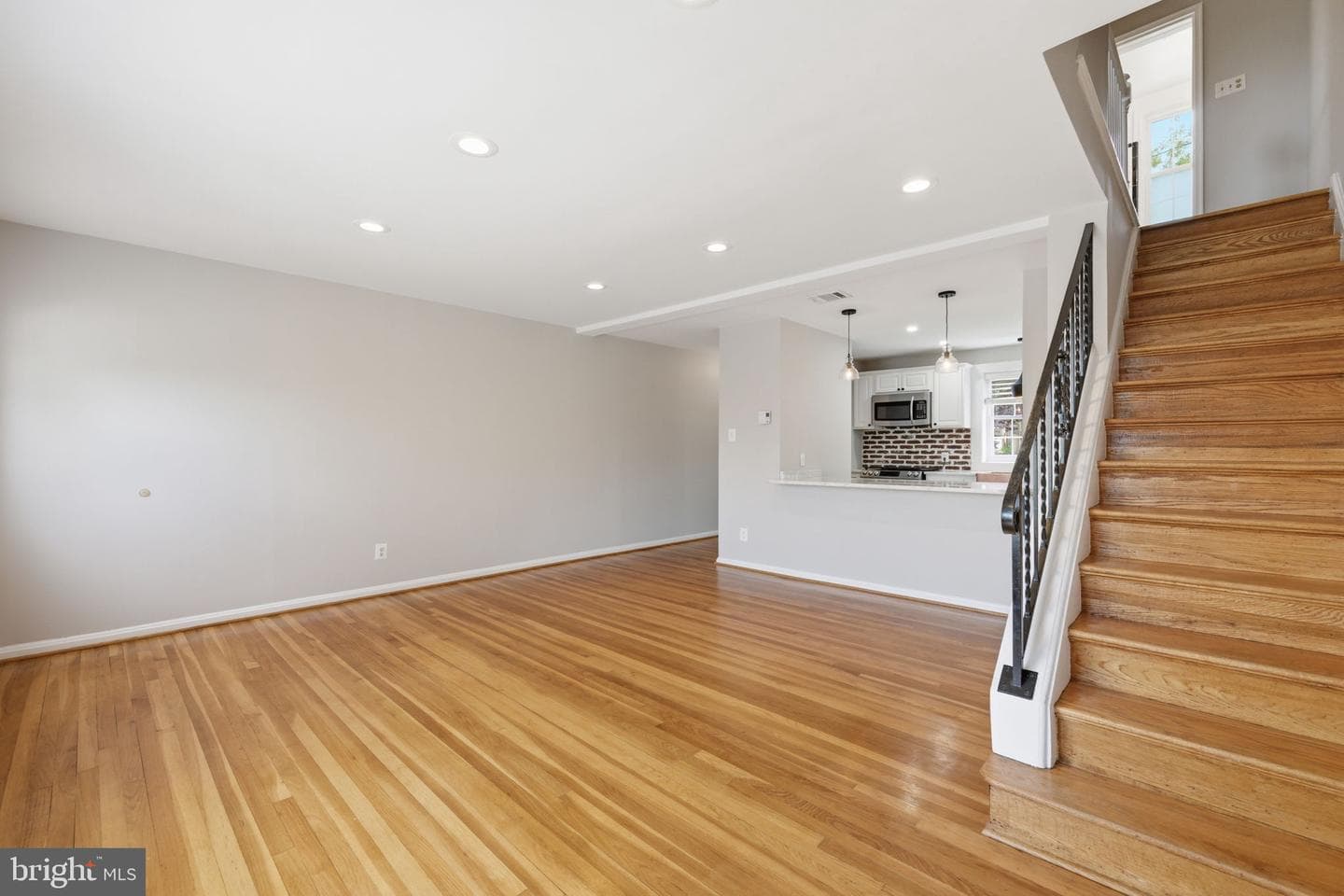 211 Guthrie Avenue photo 17