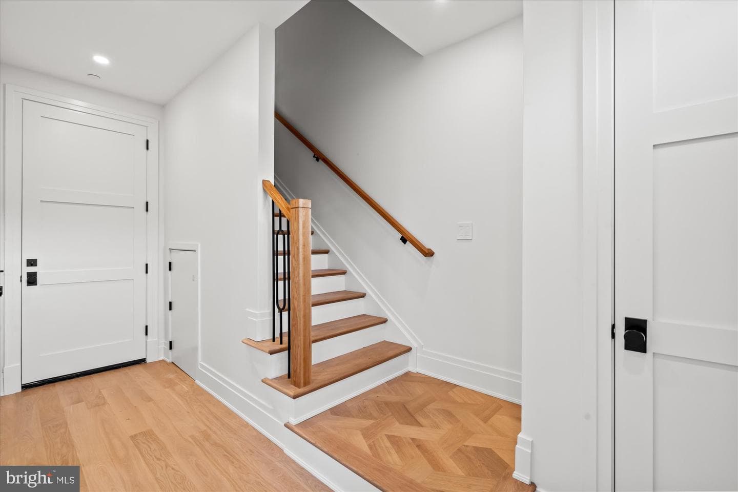 1330 Cameron Street photo 21