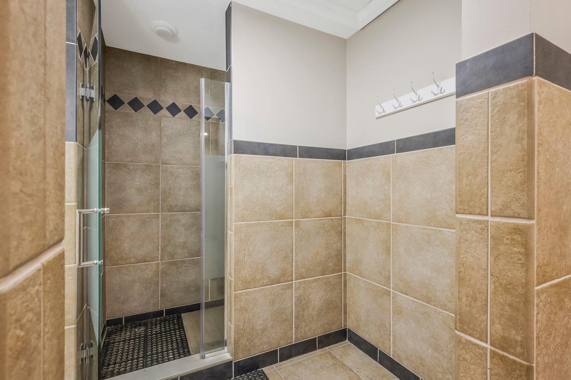 1313 N Van Dorn Street photo 27