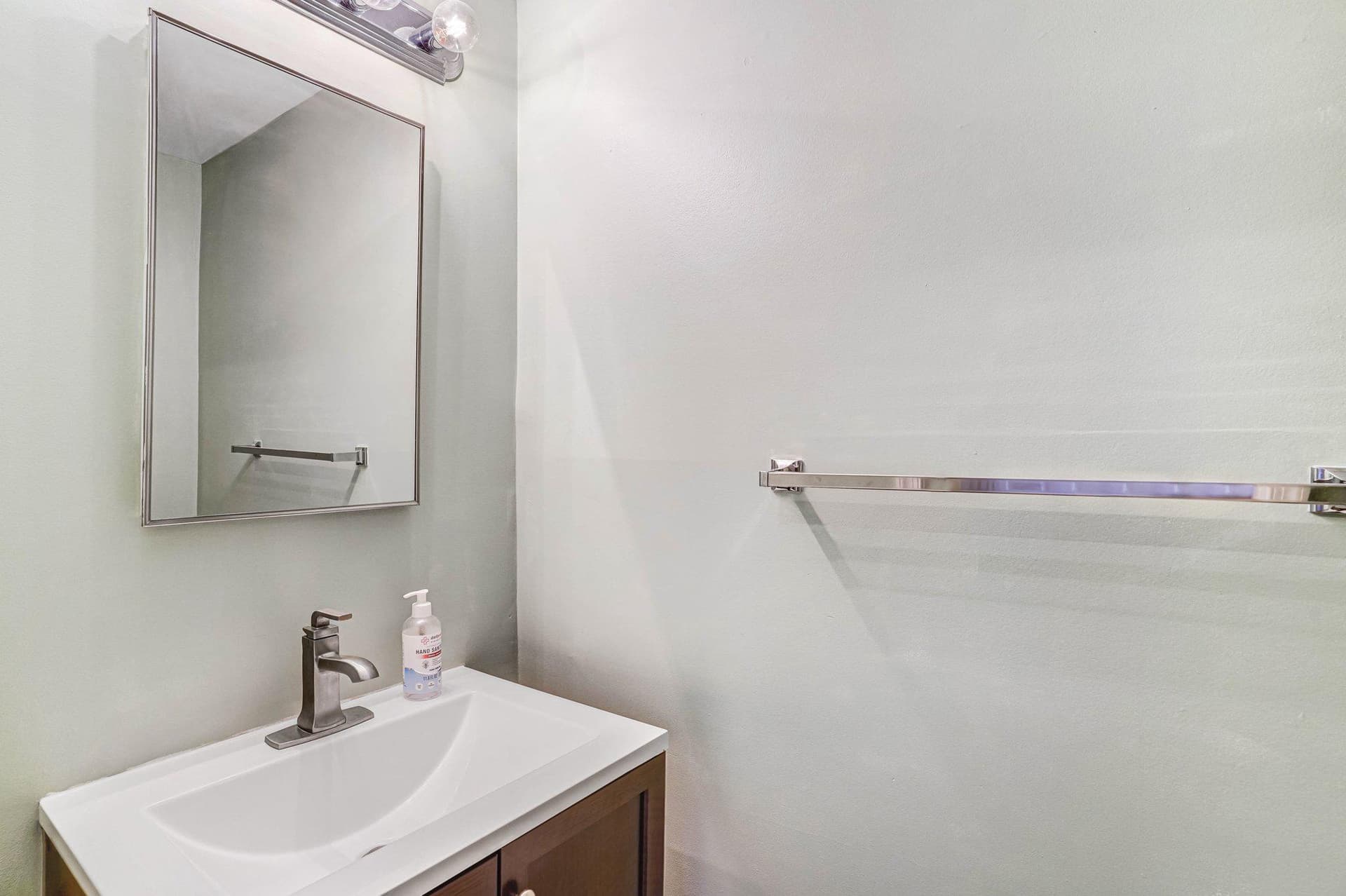 1313 N Van Dorn Street photo 9