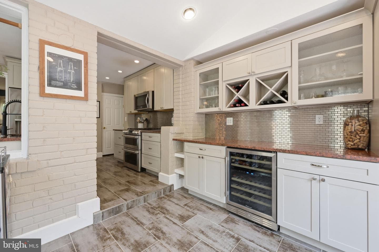 539 E Nelson Avenue E photo 11
