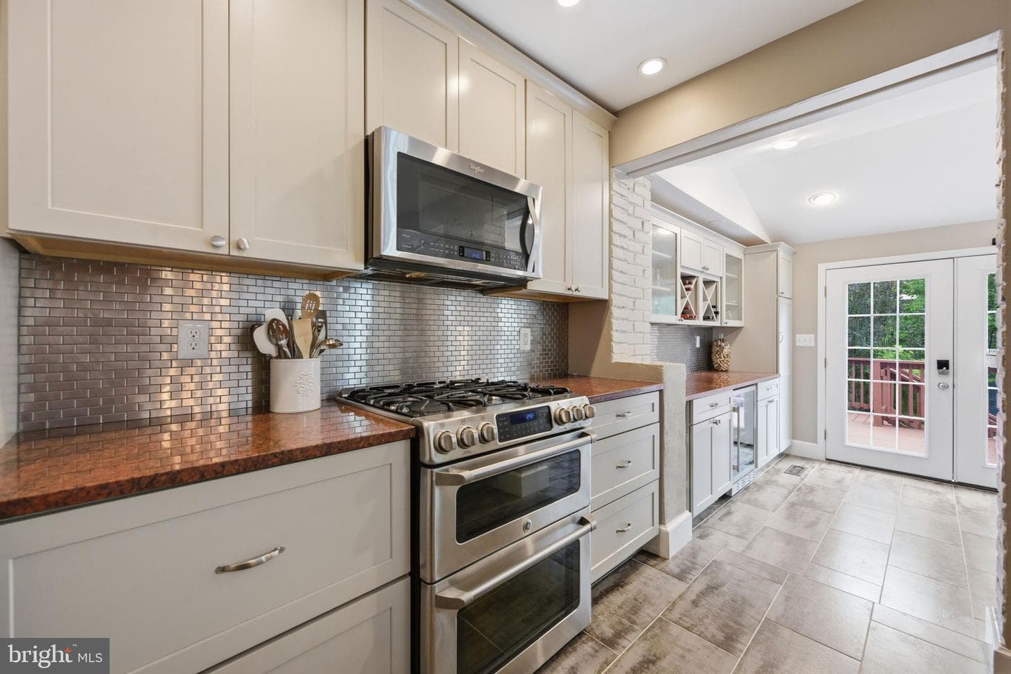 539 E Nelson Avenue E photo 8