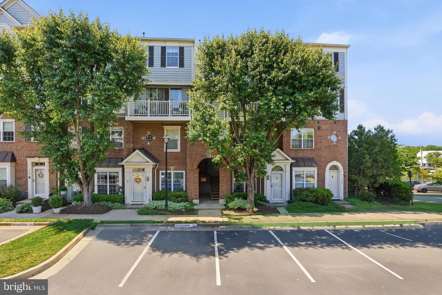 1734 Kingsgate Court #302, Alexandria