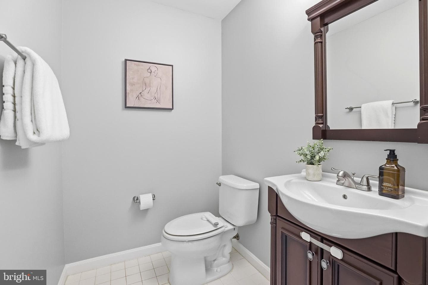 1734 Kingsgate Court #302 photo 15