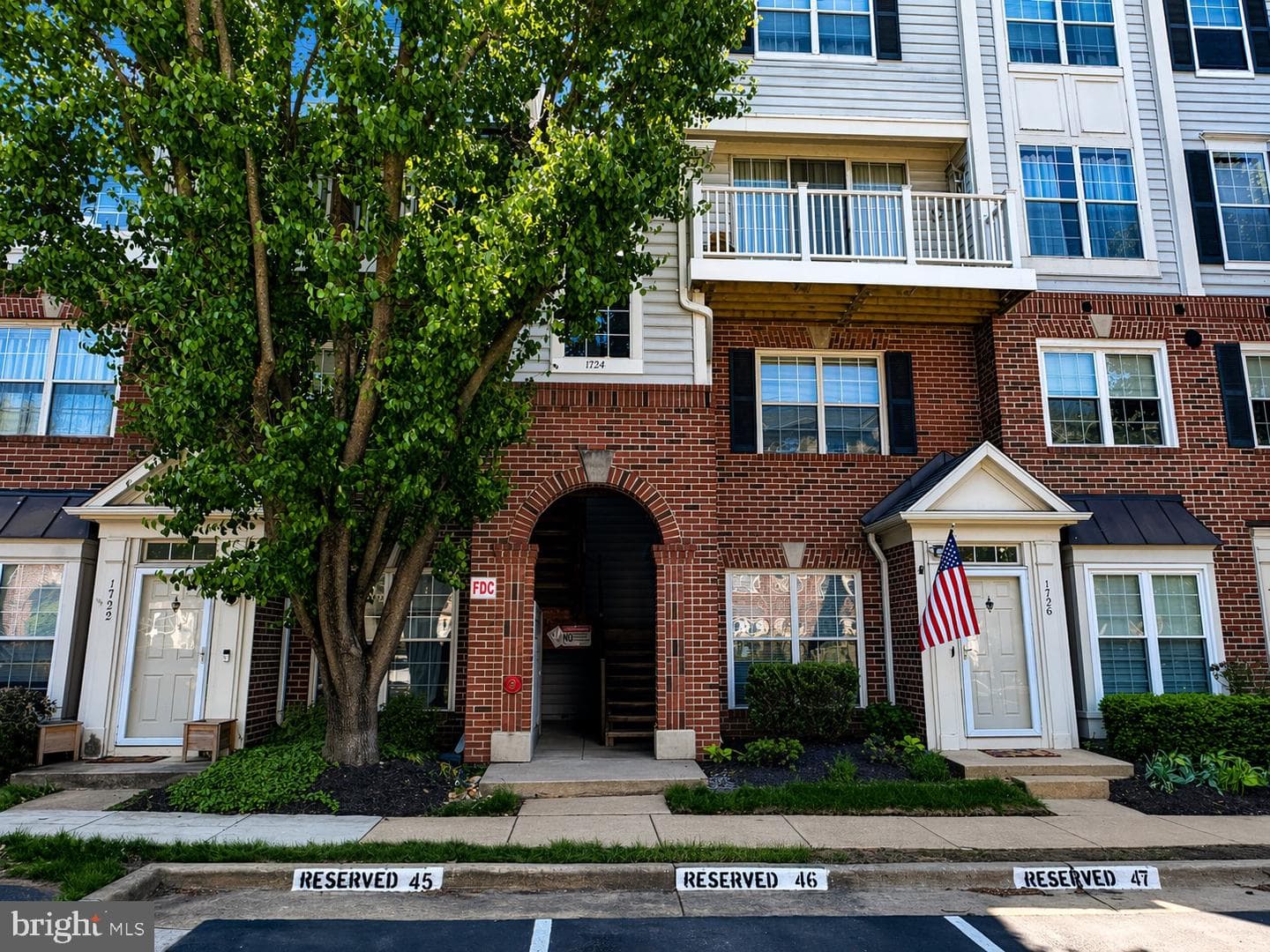 1734 Kingsgate Court #302 photo 24