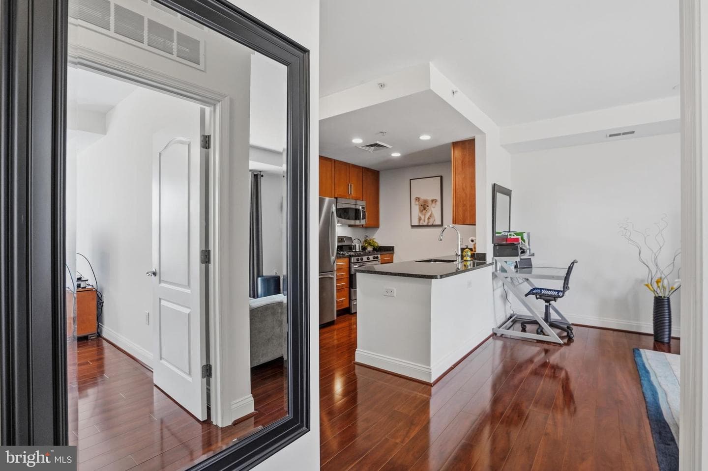1111 Oronoco Street #427 photo 4