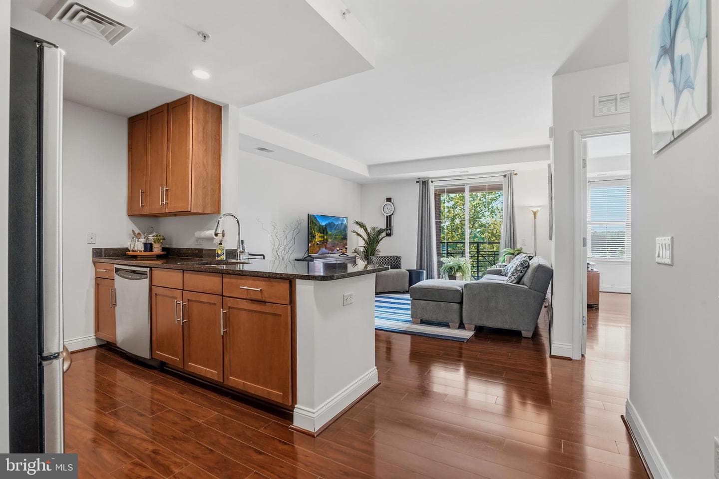 1111 Oronoco Street #427 photo 5