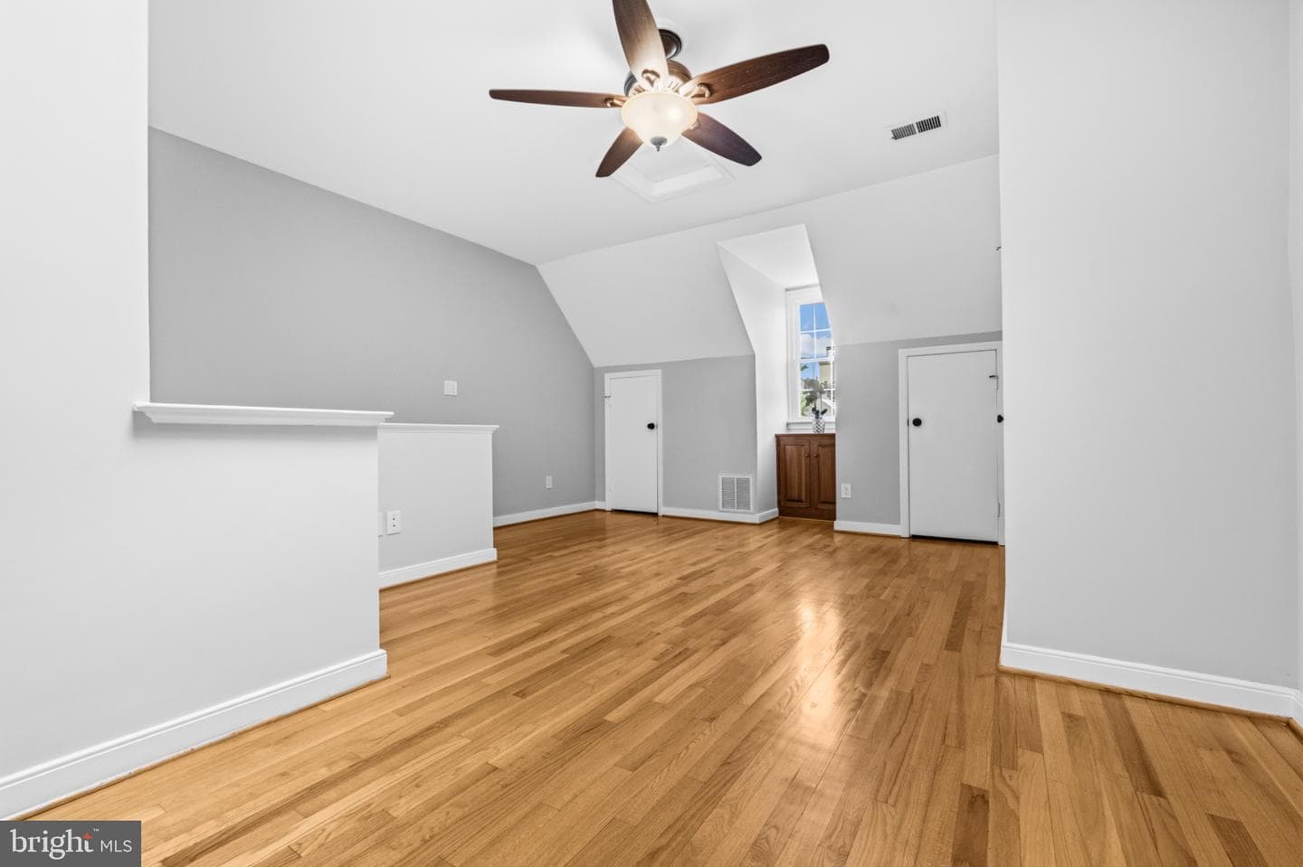 669 S Columbus Street photo 32