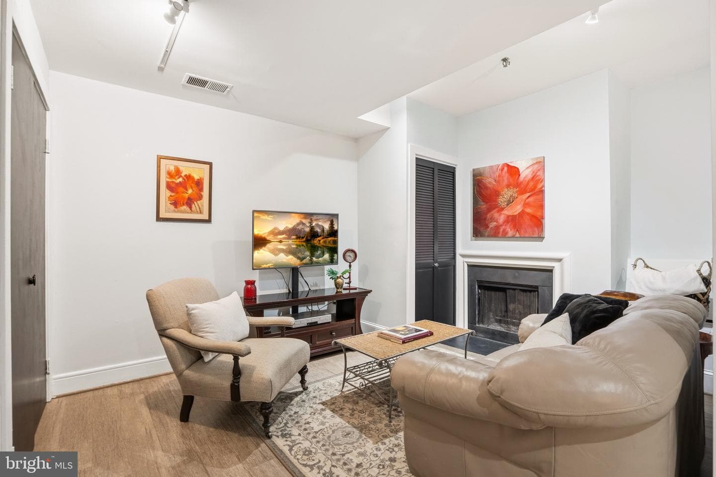 110 S Columbus Street #a photo 57