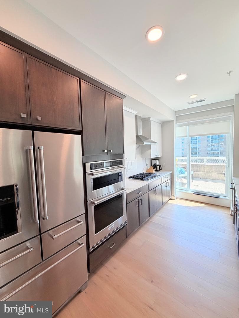 635 Slaters Lane #301 photo 11