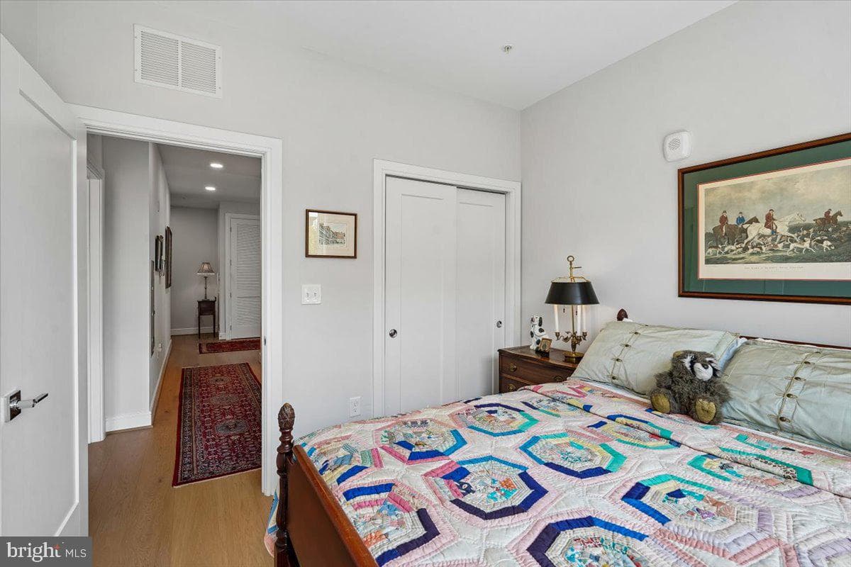635 Slaters Lane #301 photo 26
