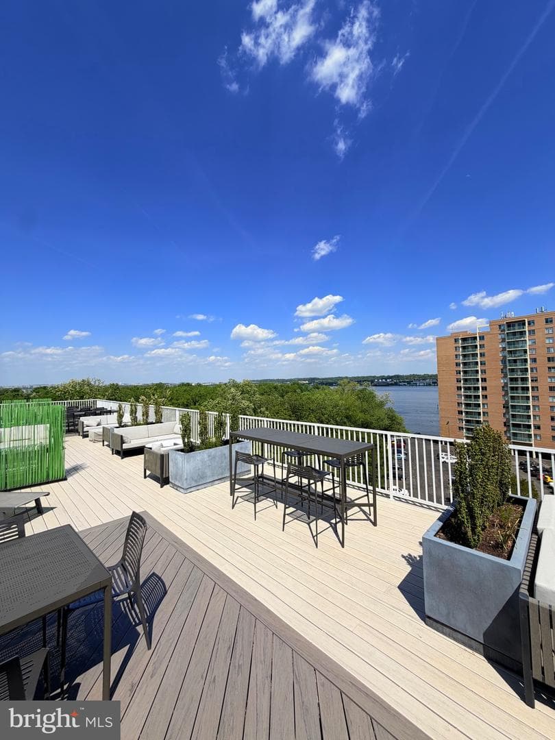 635 Slaters Lane #301 photo 33