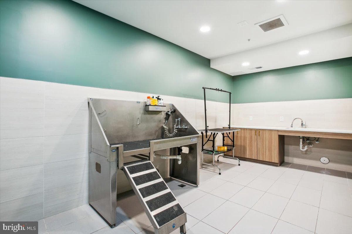 635 Slaters Lane #301 photo 50