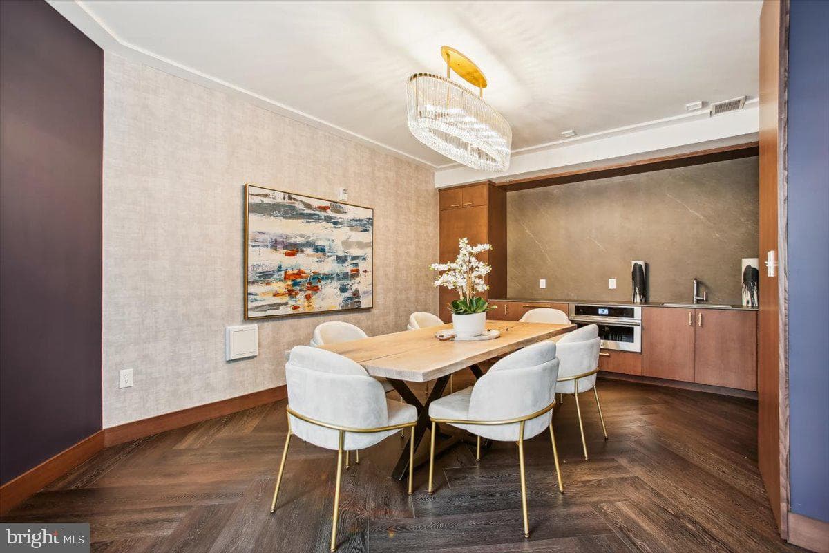 635 Slaters Lane #301 photo 52