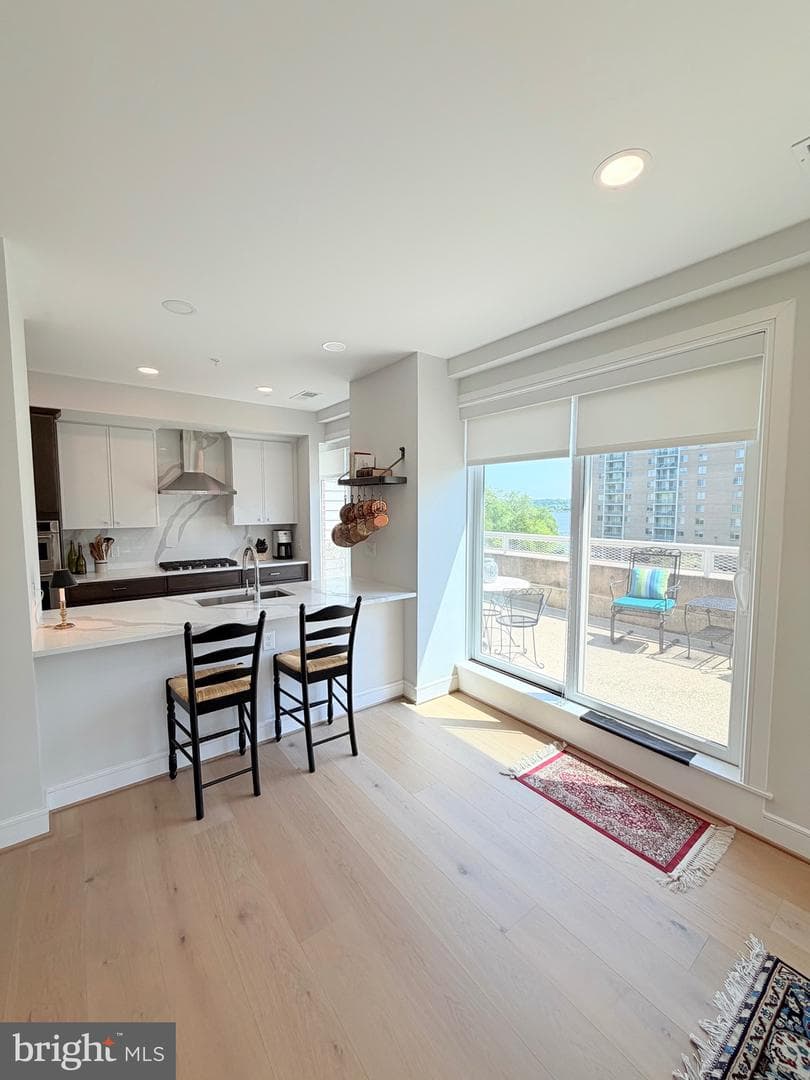 635 Slaters Lane #301 photo 8