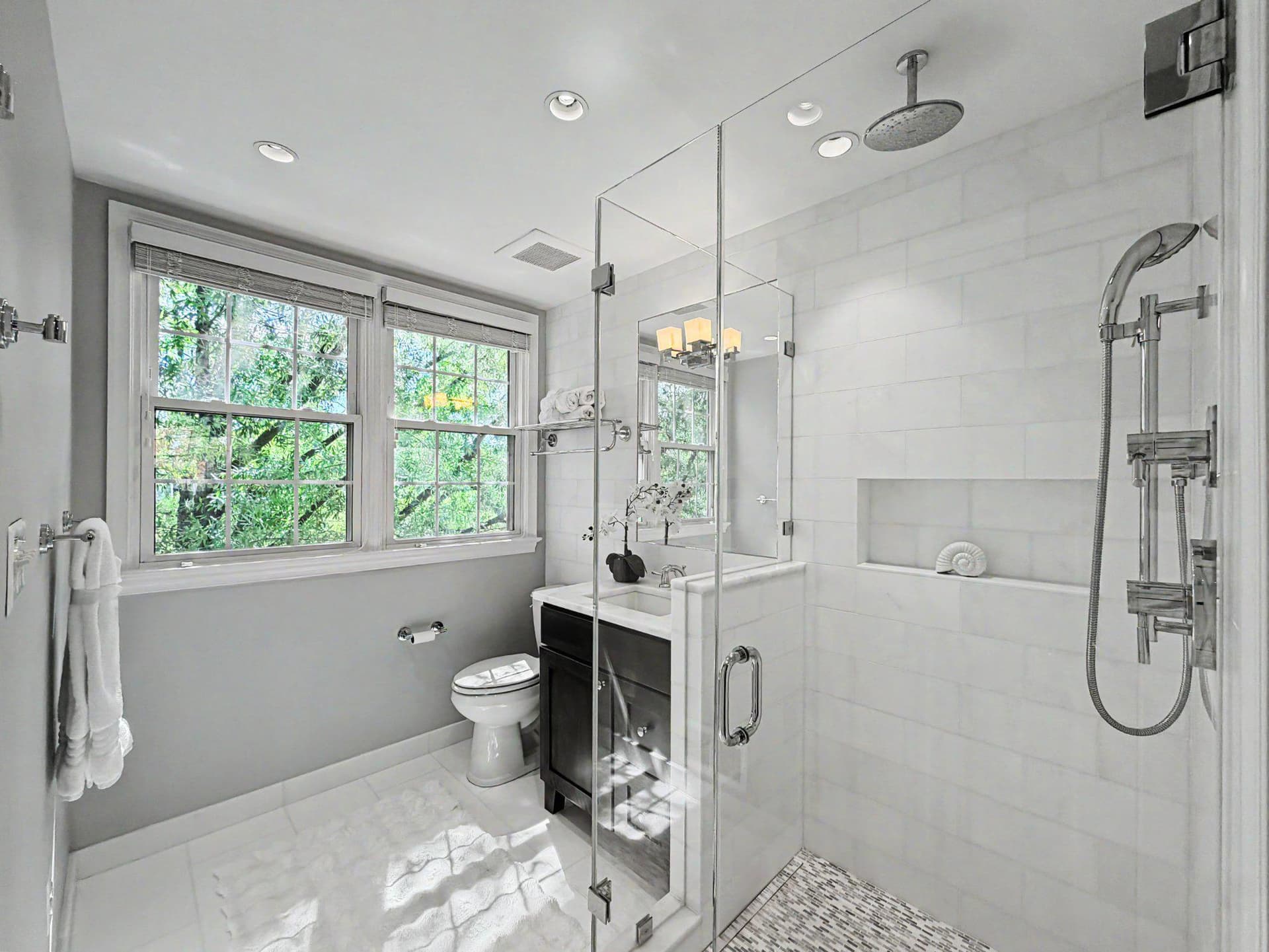 612 N Pitt Street photo 19