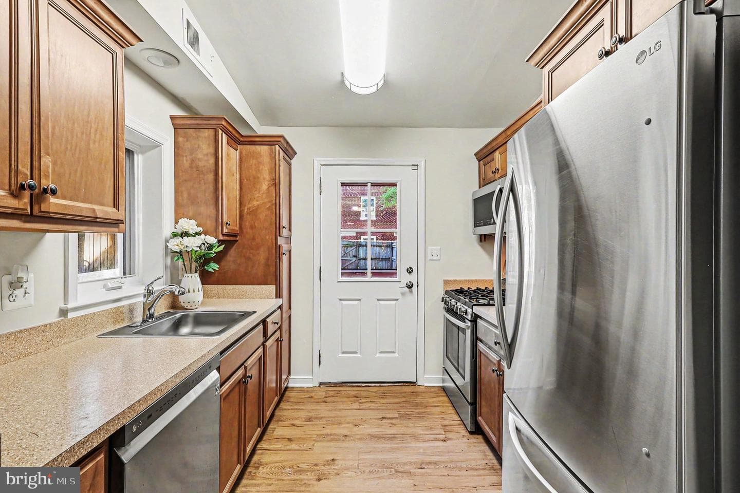 1216 Princess Street photo 10