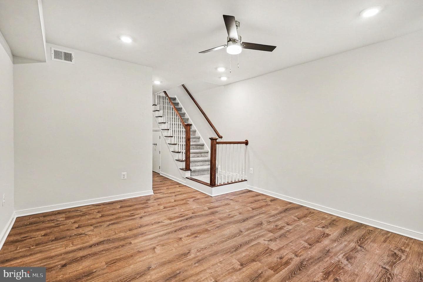 1216 Princess Street photo 4