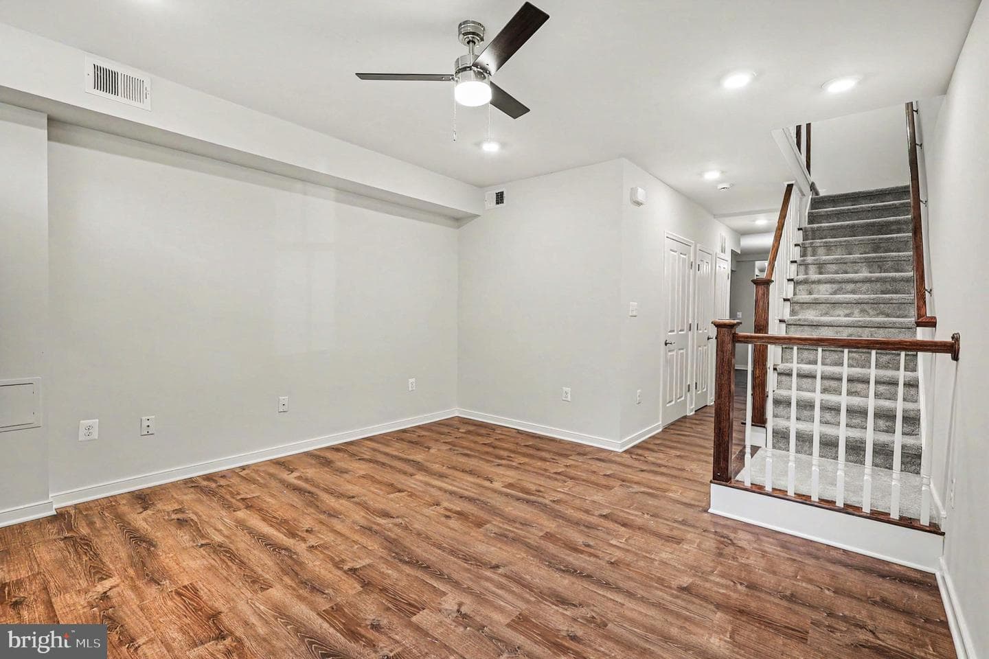 1216 Princess Street photo 5
