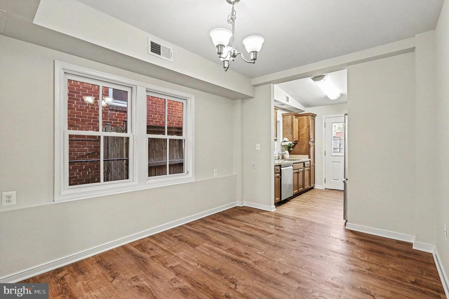 1216 Princess Street photo 7