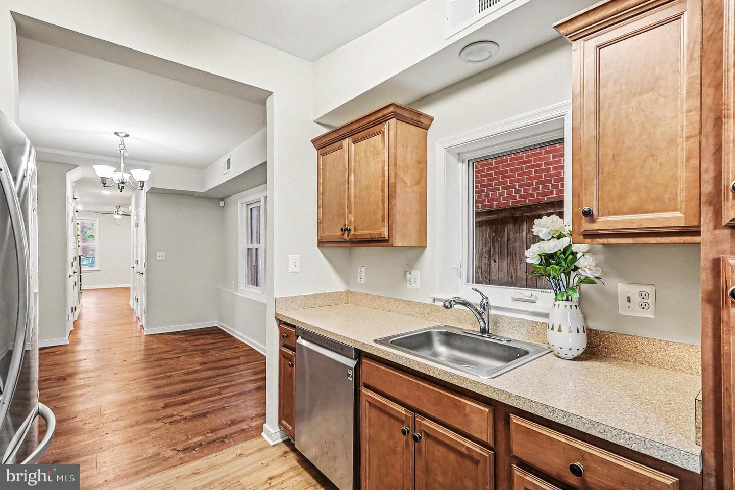 1216 Princess Street photo 8