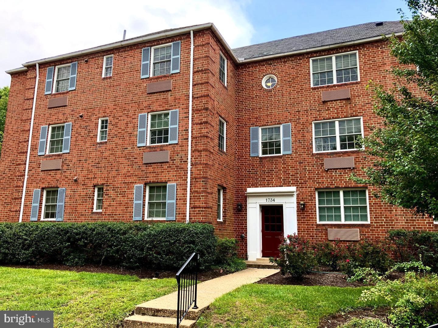 1734 W Abingdon Dr, Alexandria