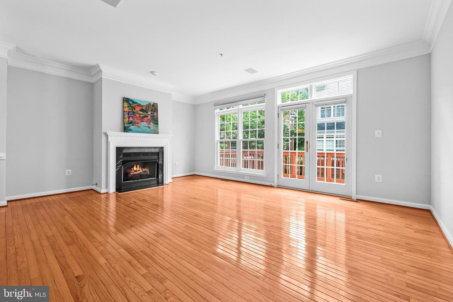120 Martin Lane photo 13