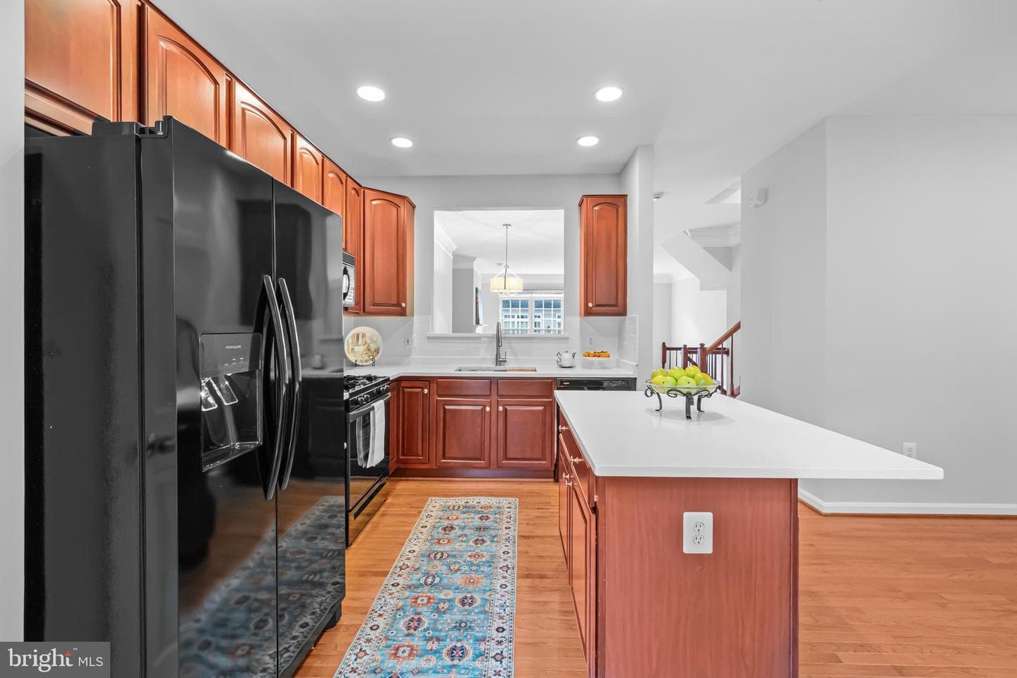 120 Martin Lane photo 23