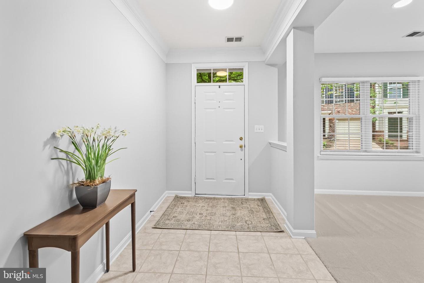 120 Martin Lane photo 5