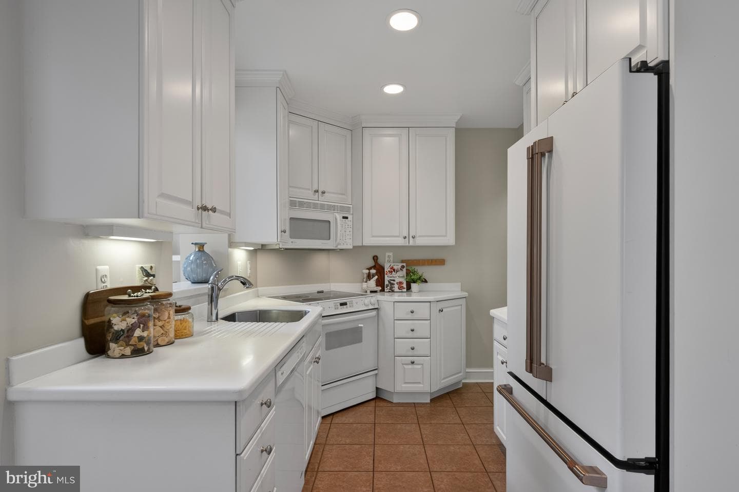 922 S Saint Asaph Street photo 18