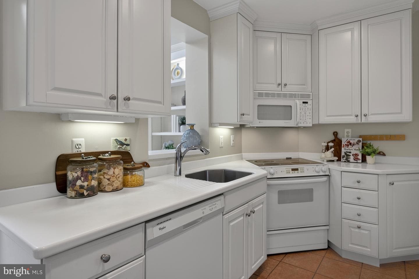 922 S Saint Asaph Street photo 19