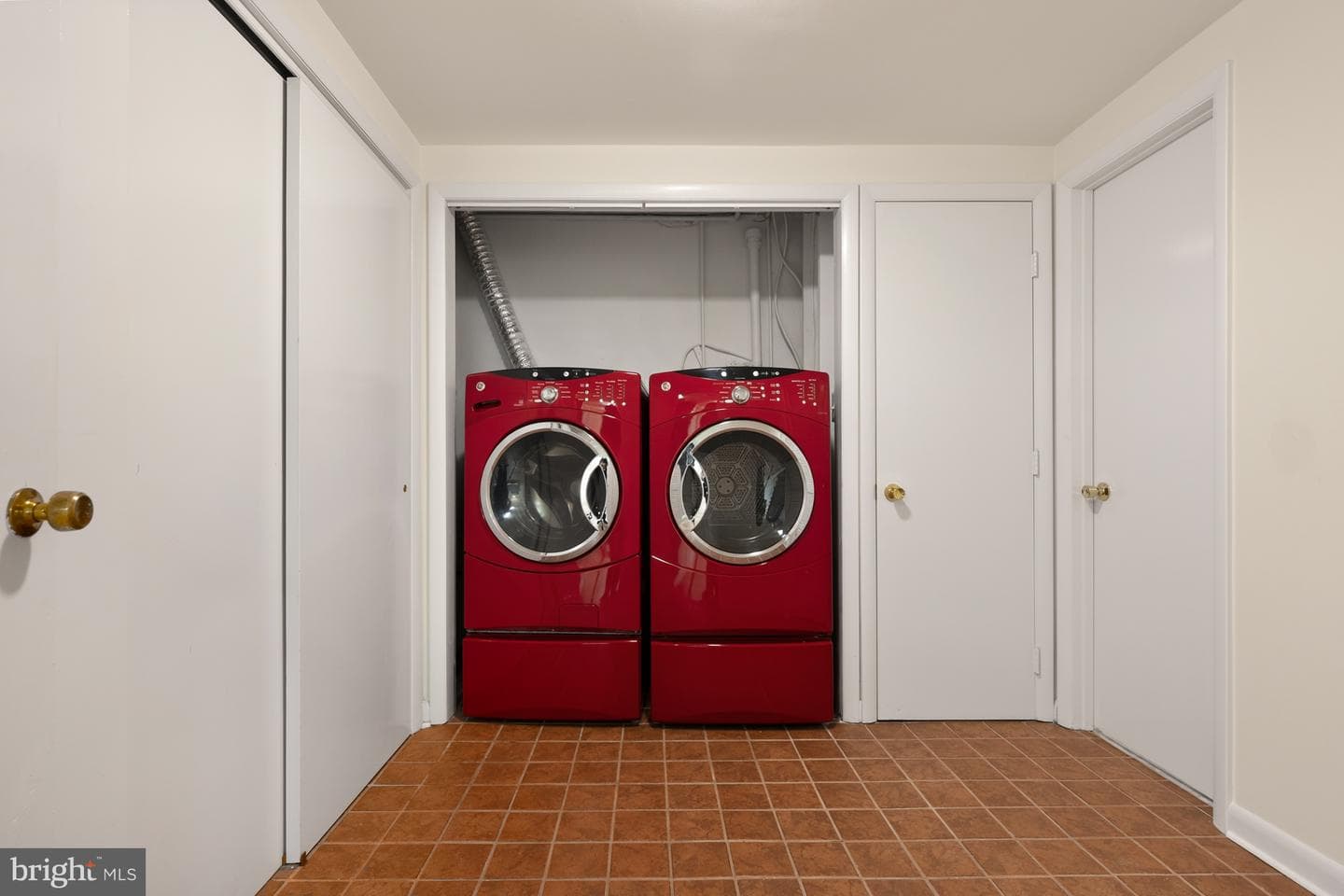 922 S Saint Asaph Street photo 54