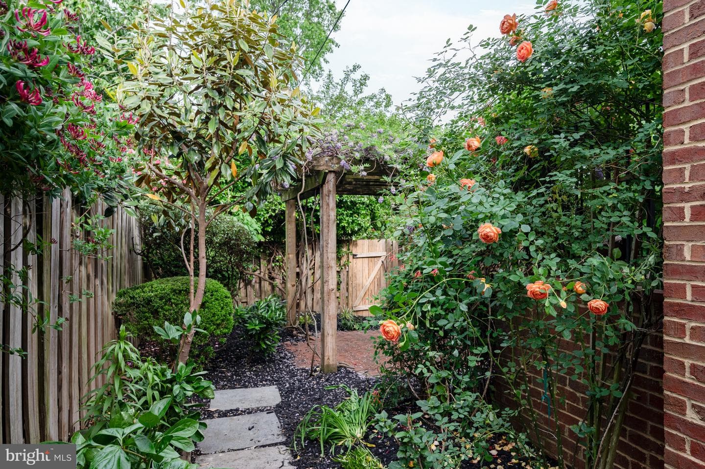 922 S Saint Asaph Street photo 58