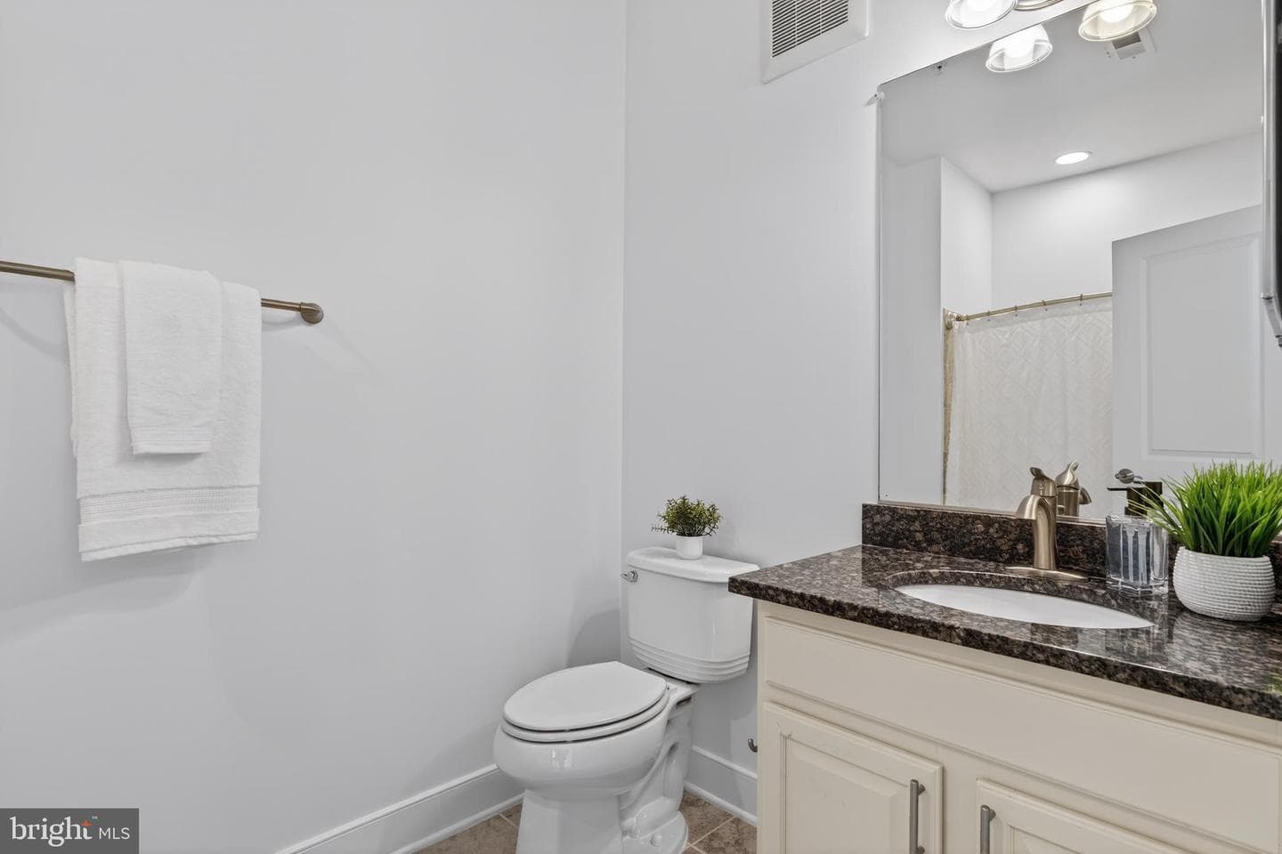 2413 Conoy Street photo 36