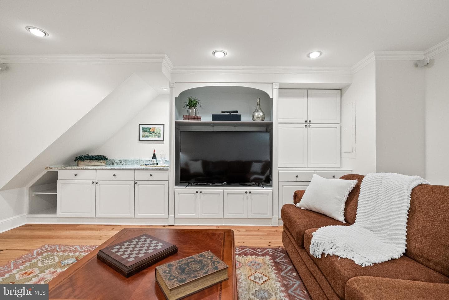 522 Queen Street photo 31