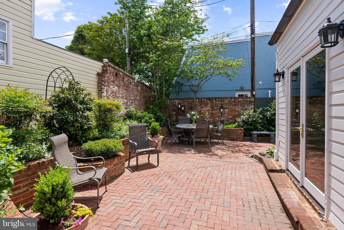 522 Queen Street photo 34