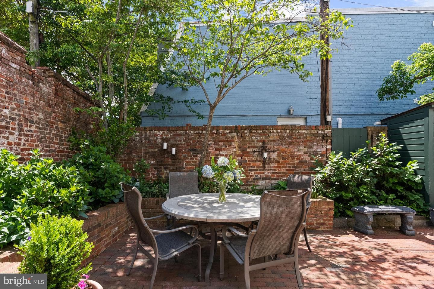 522 Queen Street photo 35