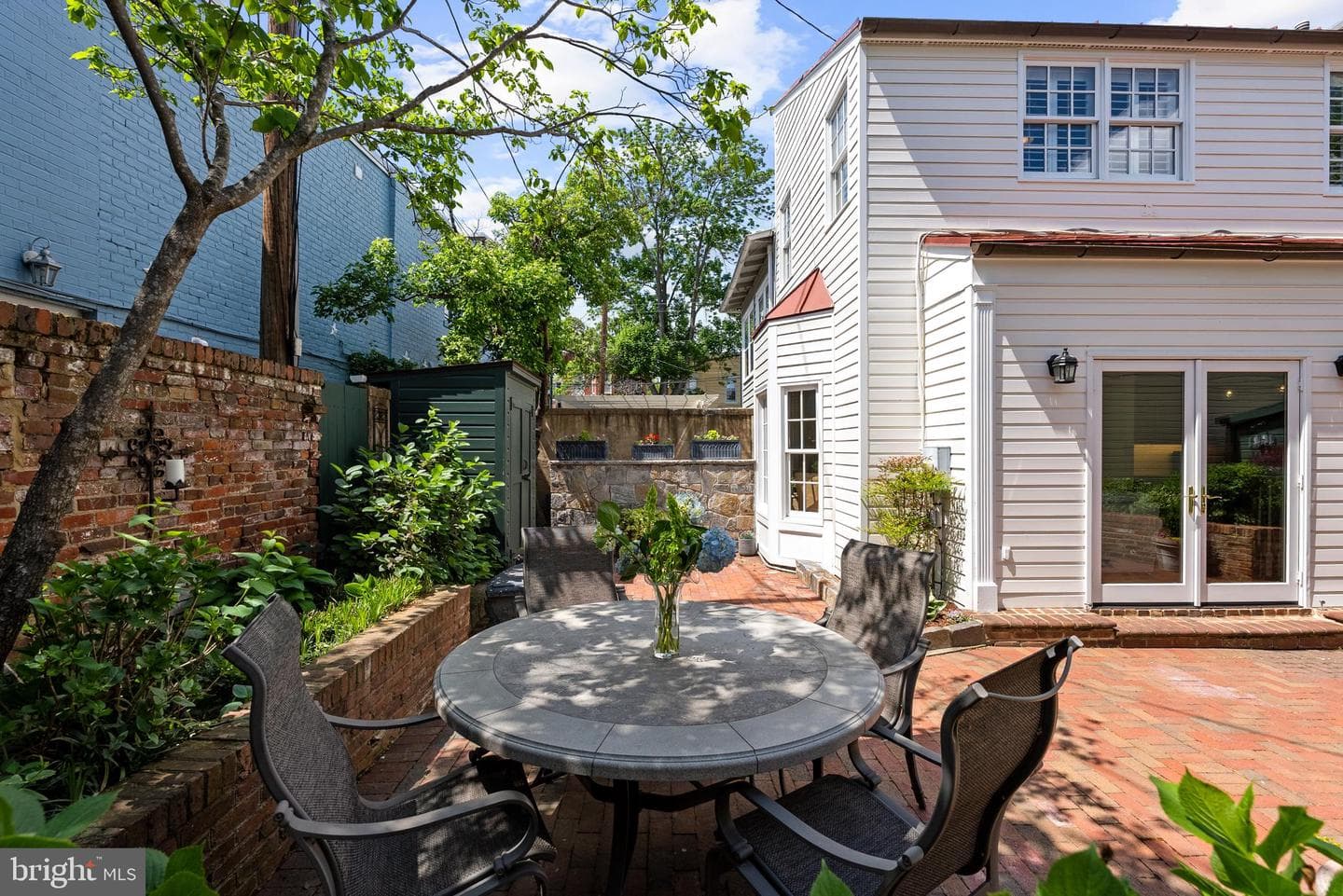 522 Queen Street photo 36