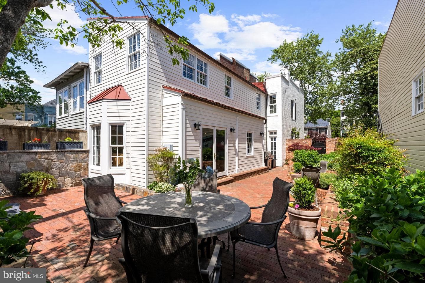 522 Queen Street photo 38