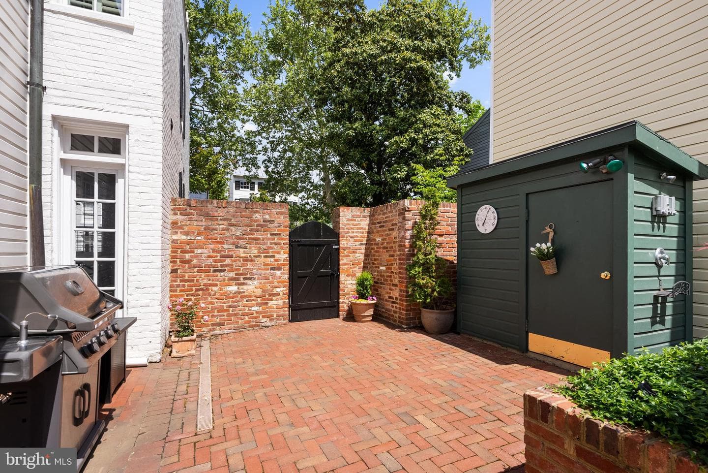 522 Queen Street photo 39
