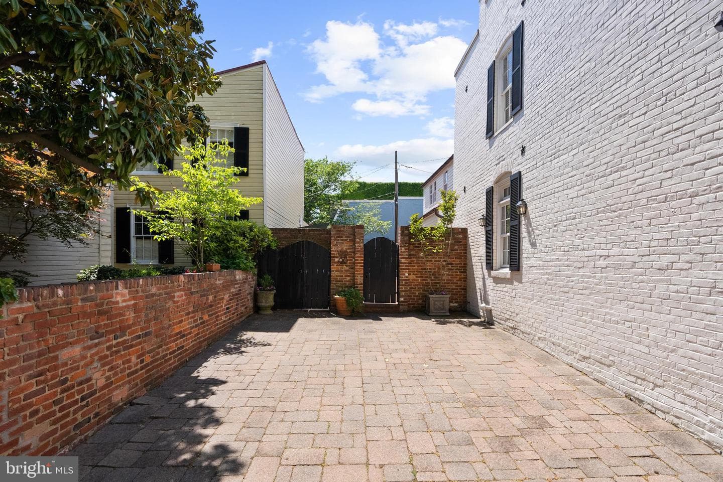 522 Queen Street photo 41