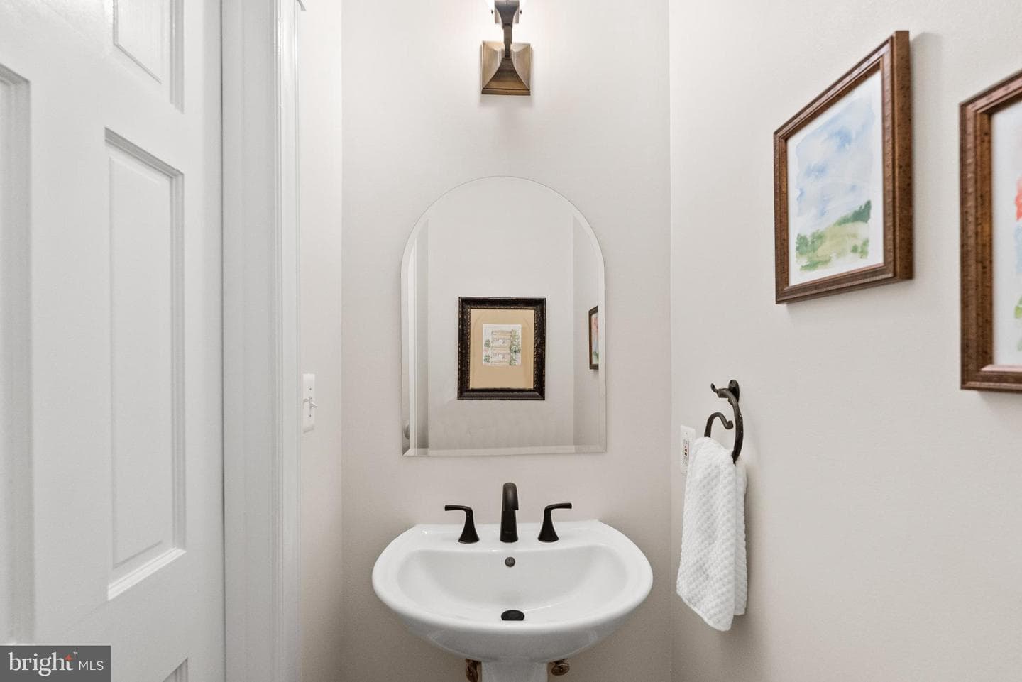 522 Queen Street photo 8
