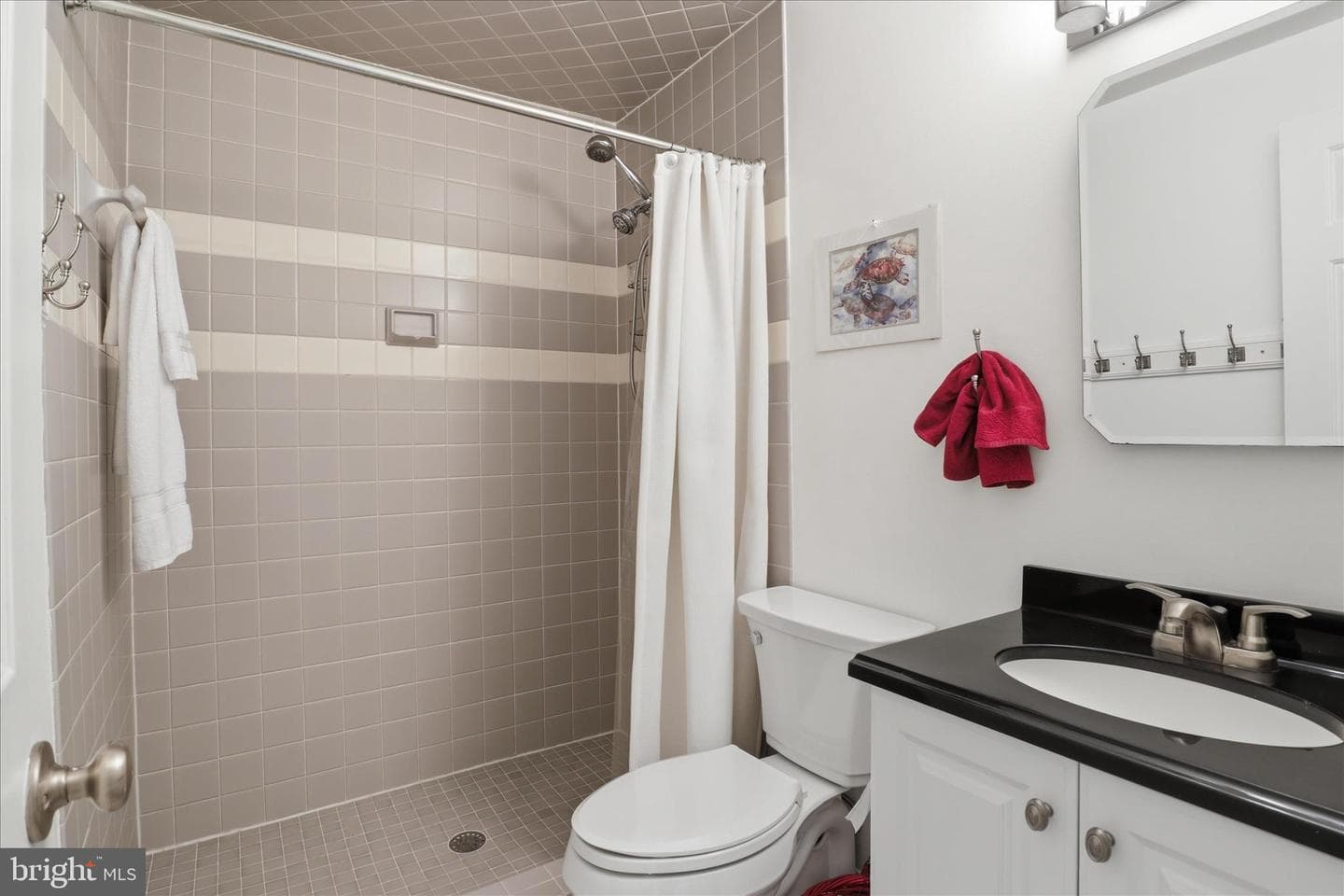 914 Pendleton Street photo 17
