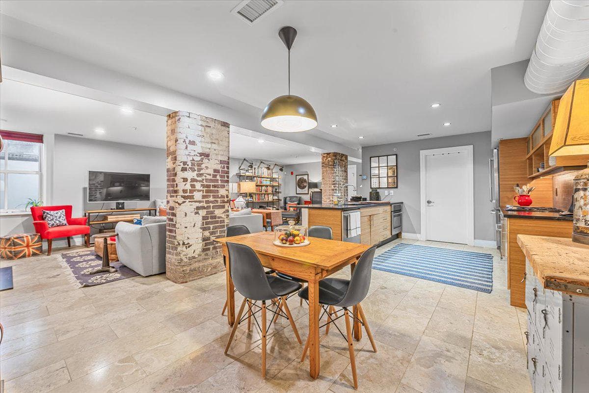 1210 Queen St #1 photo 13
