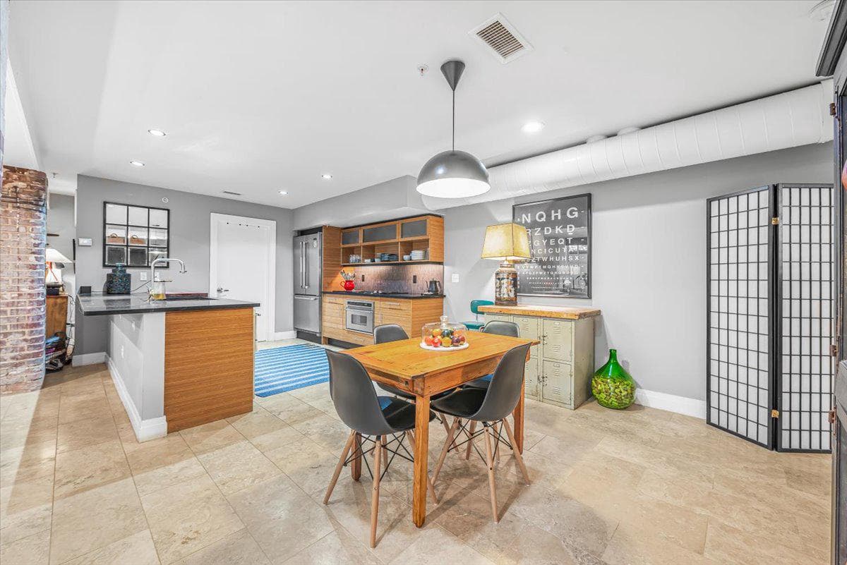 1210 Queen St #1 photo 14