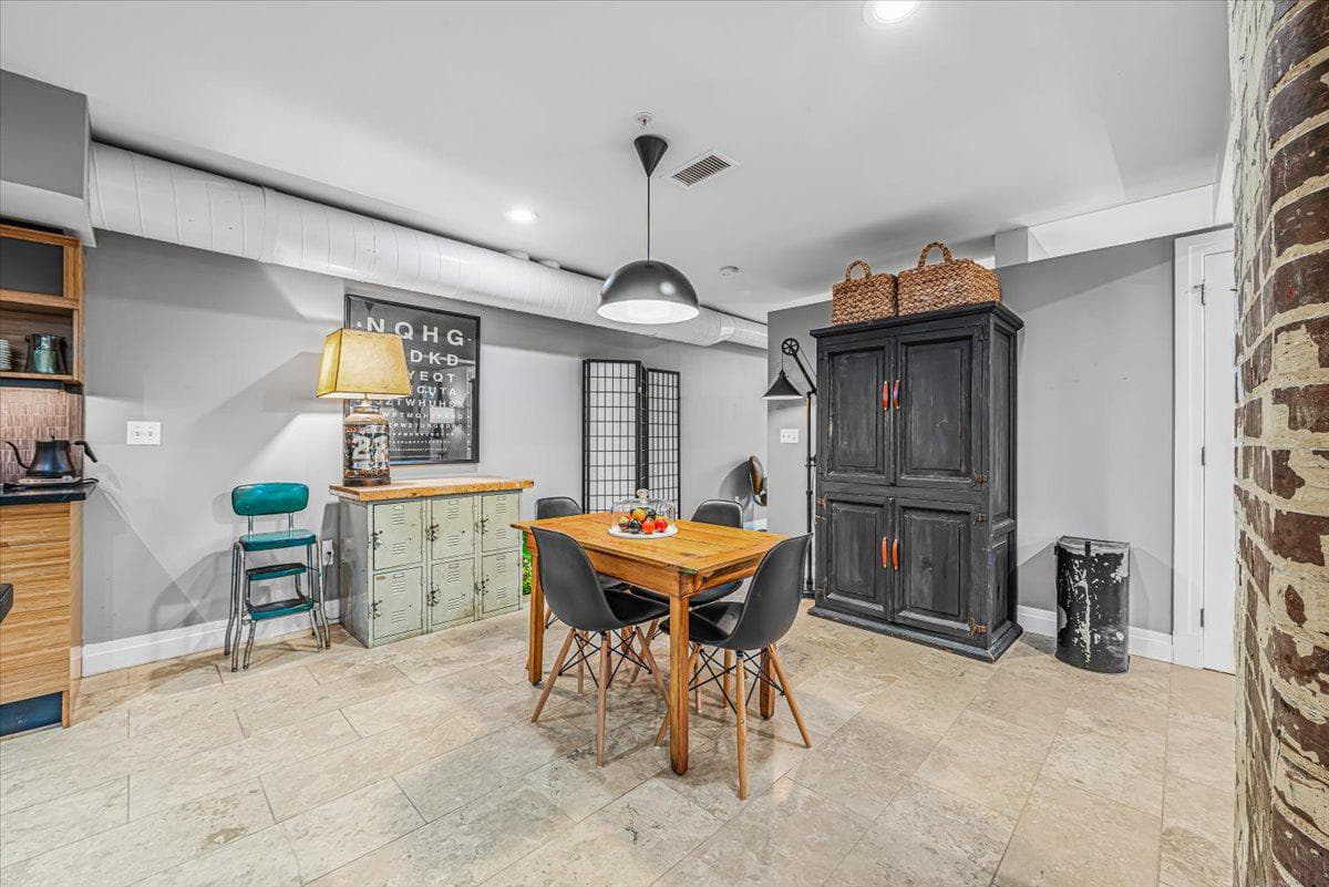 1210 Queen St #1 photo 15