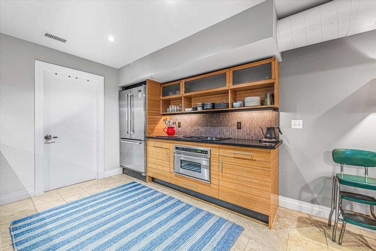 1210 Queen St #1 photo 19